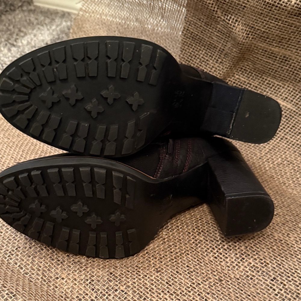 Naturalizer Black Lace-Up Leather Boots - Picture 4 of 4